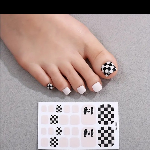🦶🏽2/$8 Adorable blush and black puppies and checkers toe nail wraps - Picture 5 of 7